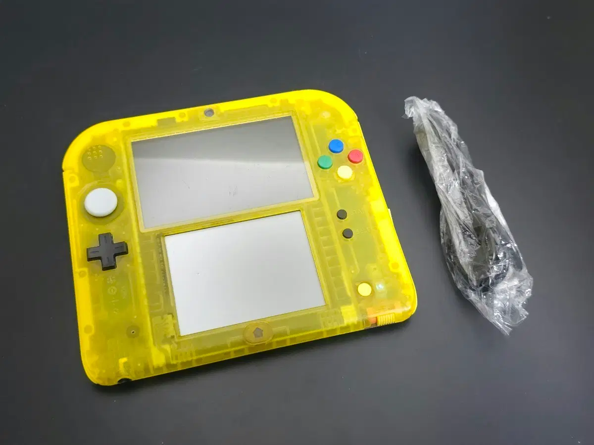 2DS 피카츄 에디션 옐로우 식빵다수 닌텐도