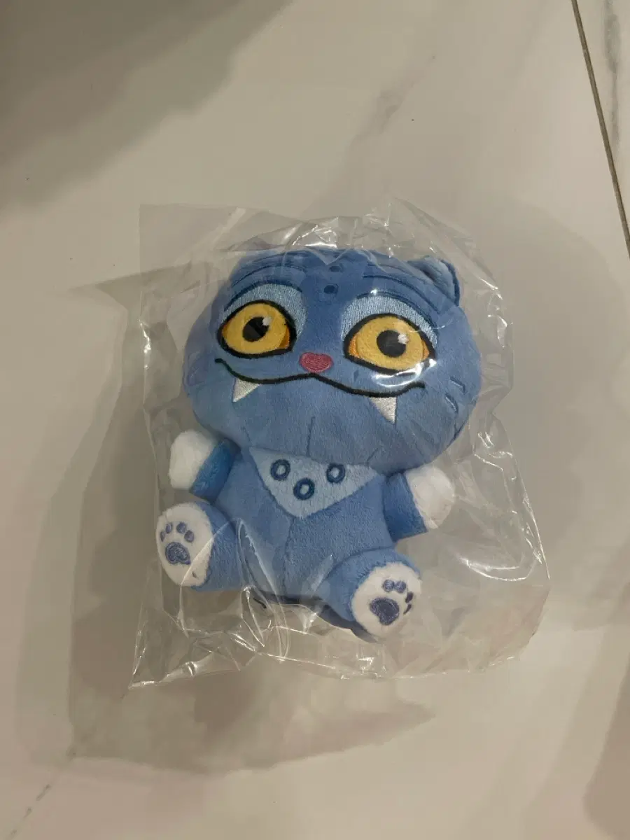 케데헌 더피 인형 키링 (새거)