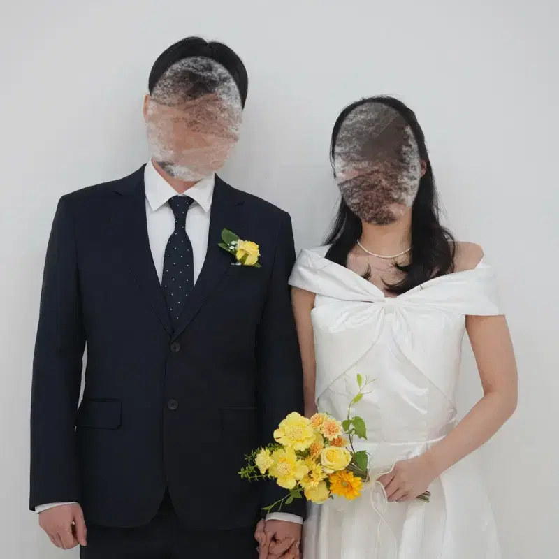 모반디 드레스, 모형 케이크, 조화 부케 등 셀프웨딩 용품