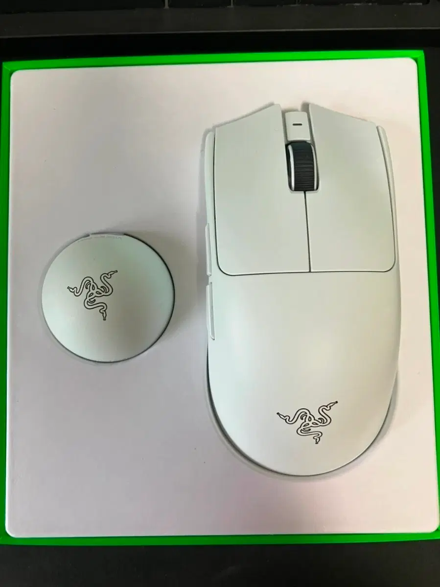 레이저 viper v4 pro 화이트 팝니다