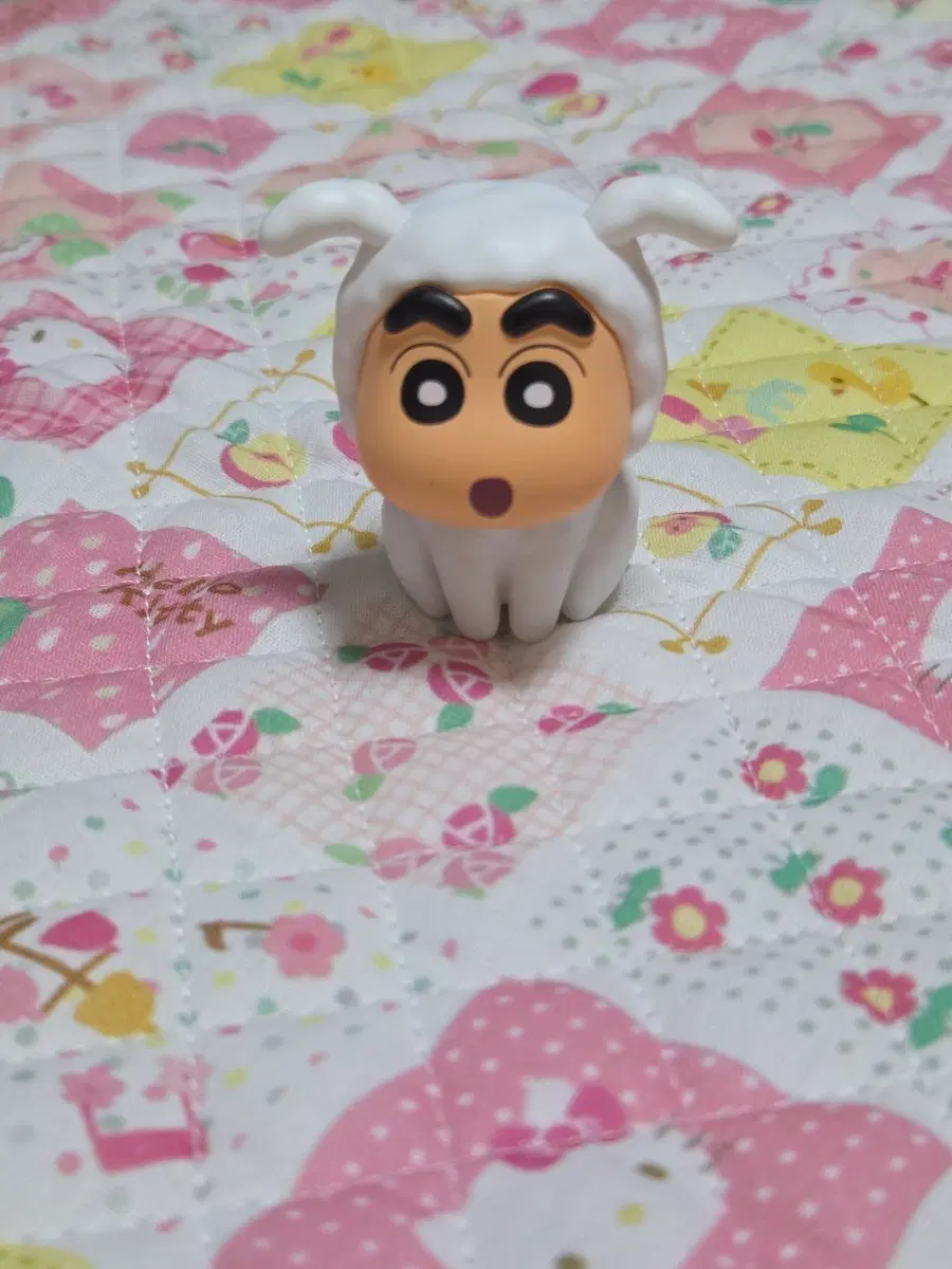 흰둥이 짱구 피규어