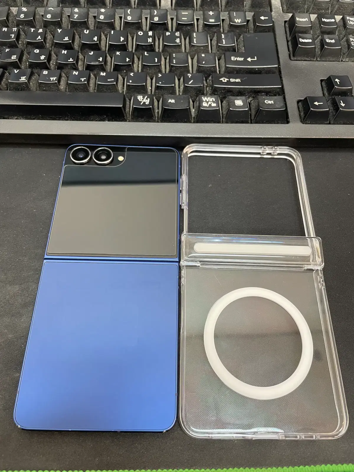 갤럭시Z플립7 블루 256GB 무잔상 상태좋은 중고72만팝니다