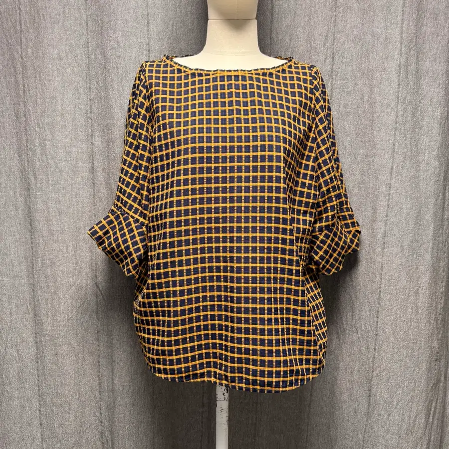 BCBG 여성 반팔 체크무늬 블라우스 옐로우네이비 퍼프 반팔셔츠