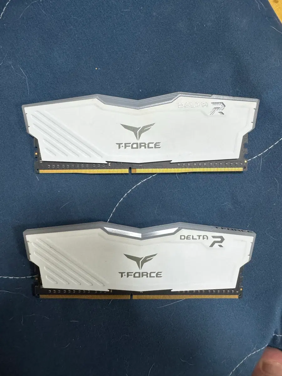 팀그룹 T-FORCE DELTA RGB DDR4 3600 16GBx2 화이트