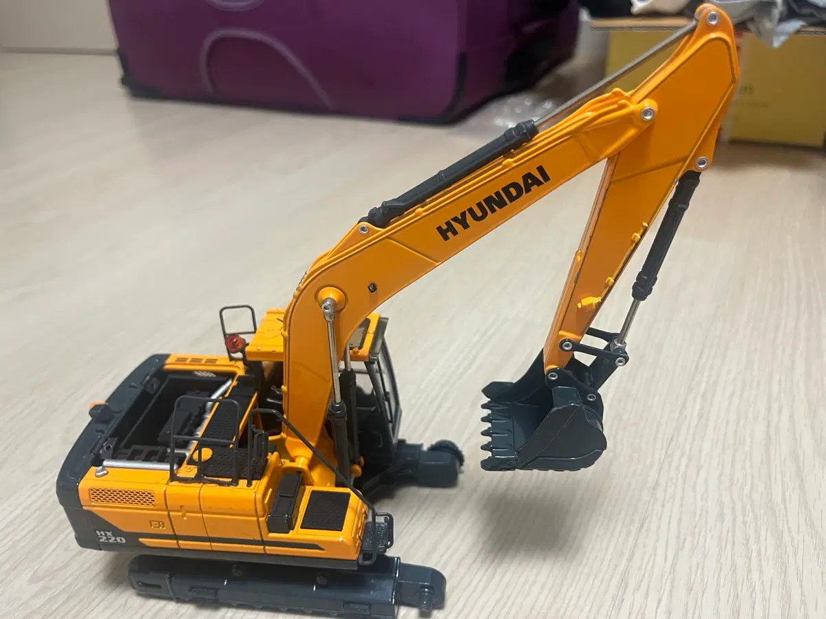현대 굴삭기 모형 HX220