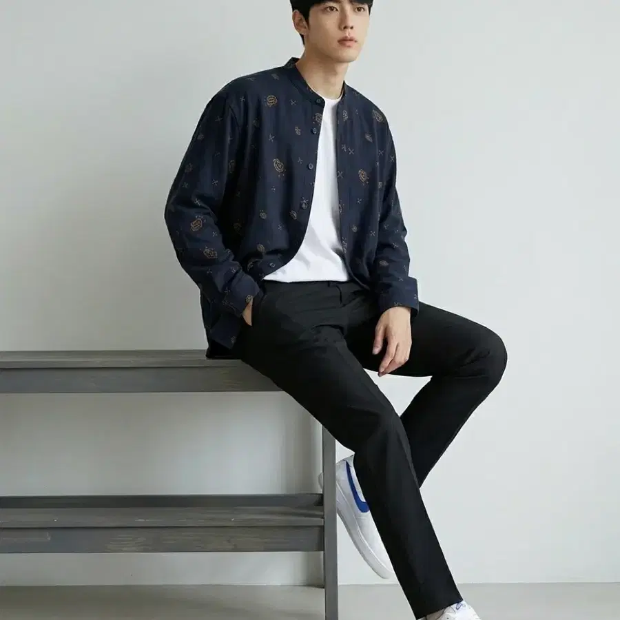 (오버핏) 에잇세컨즈 남색 패턴셔츠 L