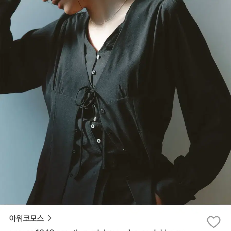 아워코모스 블라우스