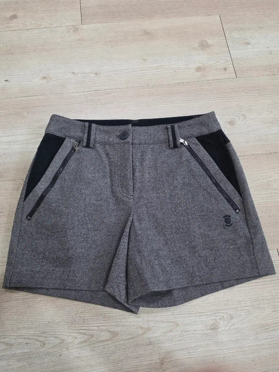 와이드앵글 골프 여성 반바지 그레이 색상 64cm 25인치