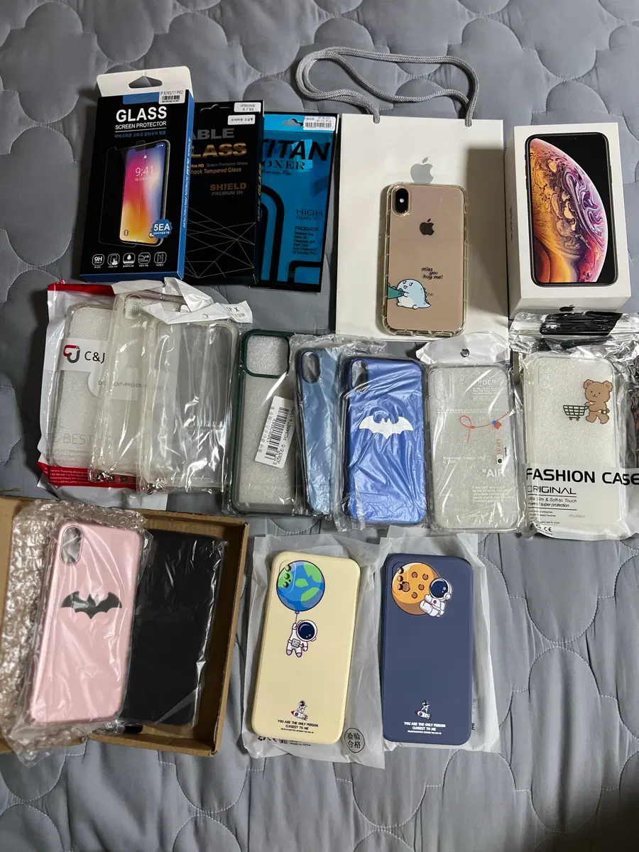 아이폰 XS 로즈골드 256GB 모델_ 미국 구매 제품이라 카메라 무음 (셔터음 없음)