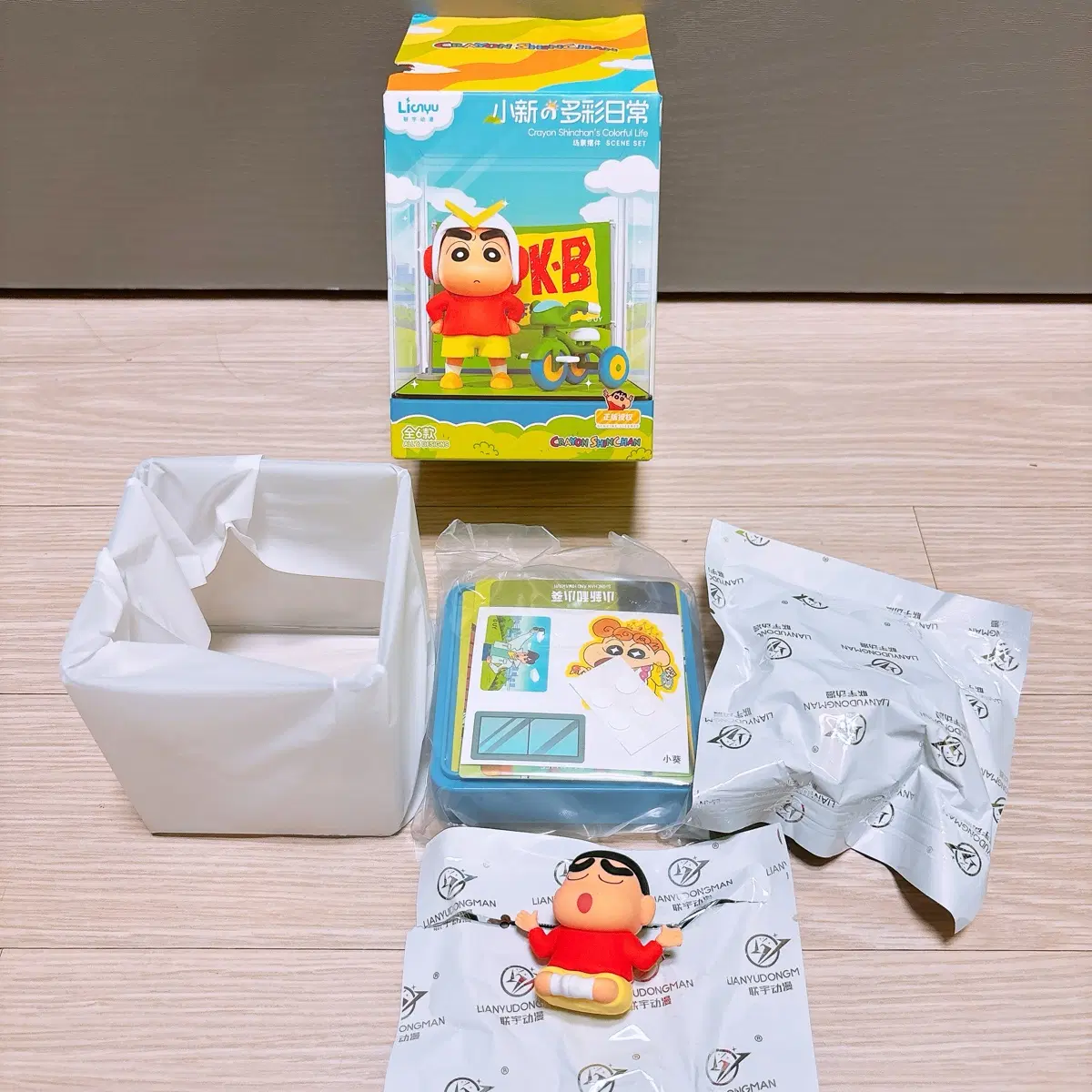 짱구 피규어 컬러풀 라이프 다채로운 일상