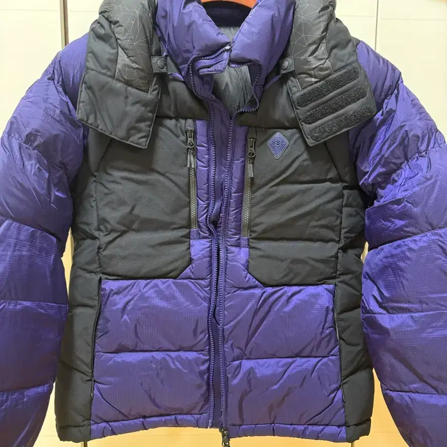 코로롱스포츠 패딩
