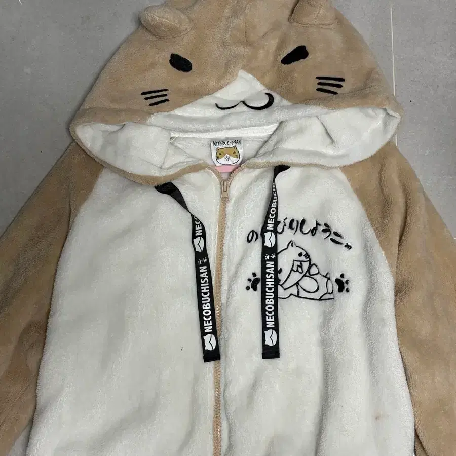고양이 캐릭터 후드집업