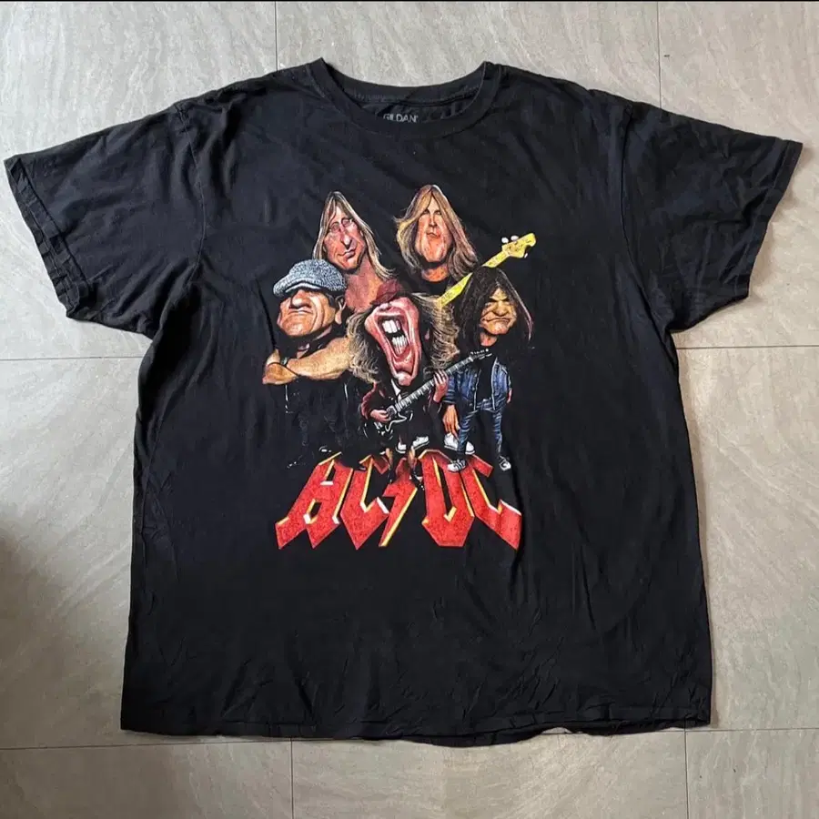 [시즌오프] 90s ACDC 캐리커쳐 락 티셔츠 반팔 블랙