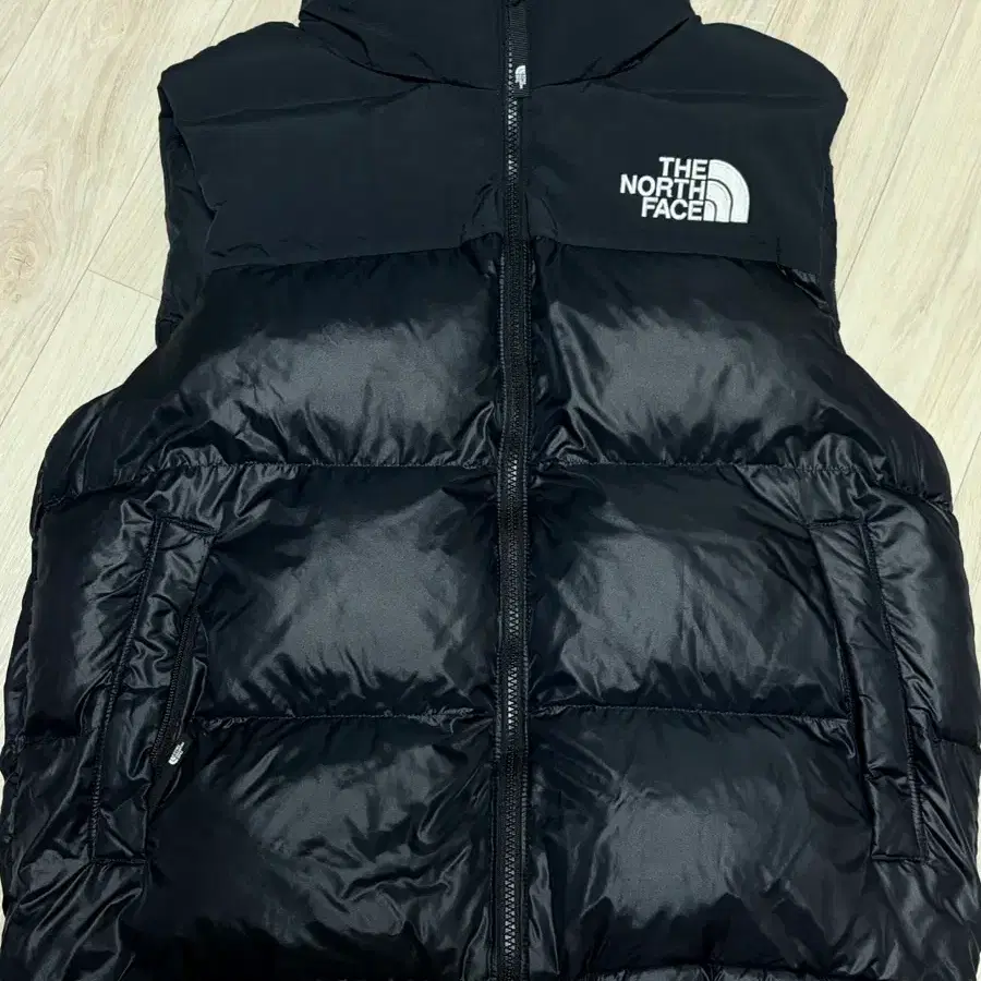 노스페이스 눕시 온볼 베스트 판매합니다 !