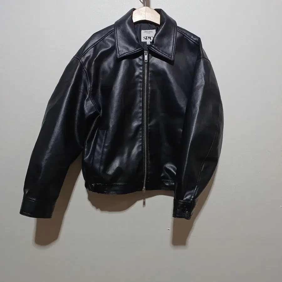 스파오 여성 페이크레더 집업 자켓 S (26A2508)