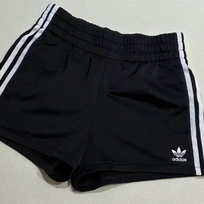 아디다스 삼선 숏팬츠 블랙 XS 아디다스 반바지