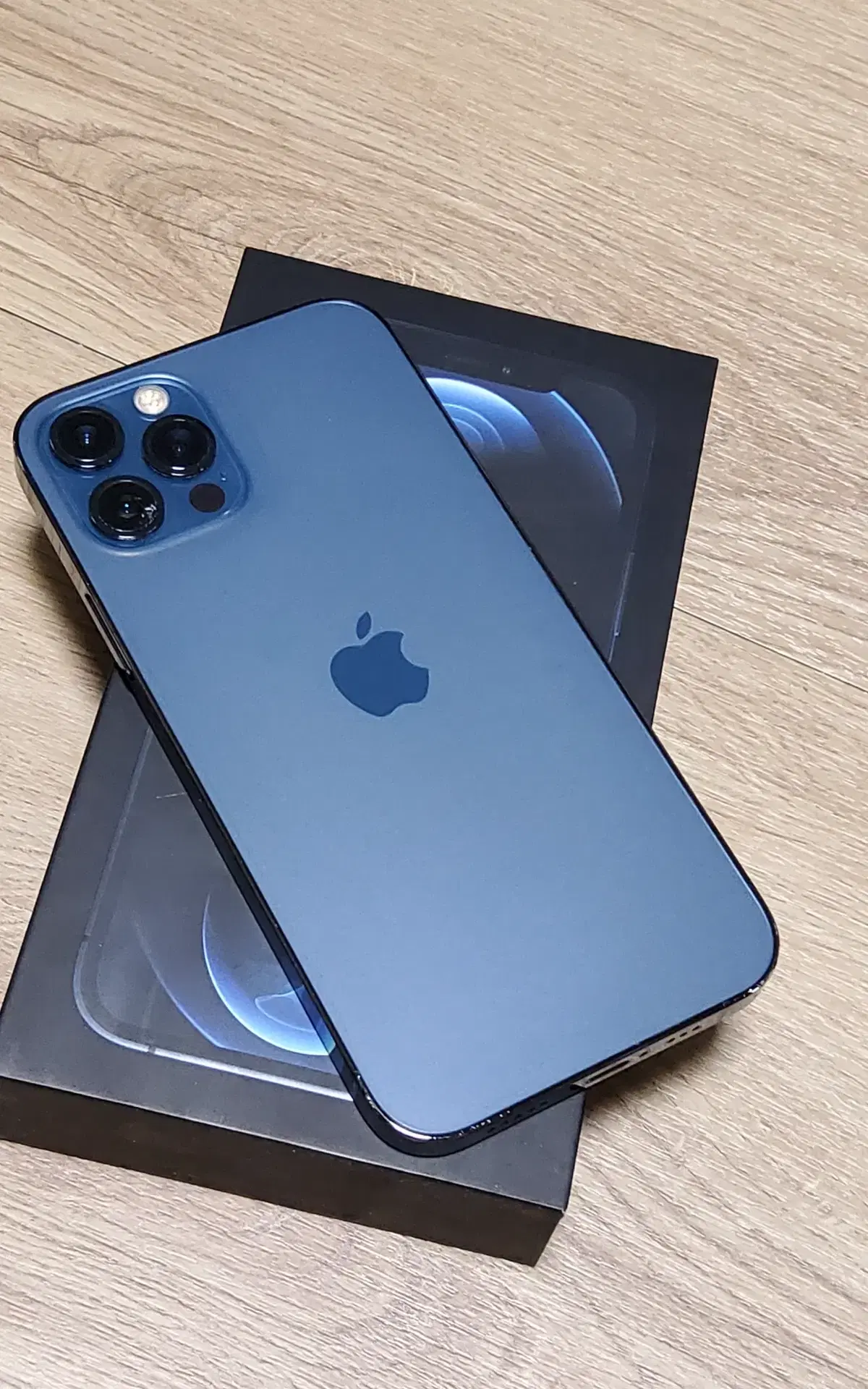 아이폰 12 Pro 128GB / 배터리 74% / 전 기능 정상 / 22만원 / 사생활 보호필름 3개 증정