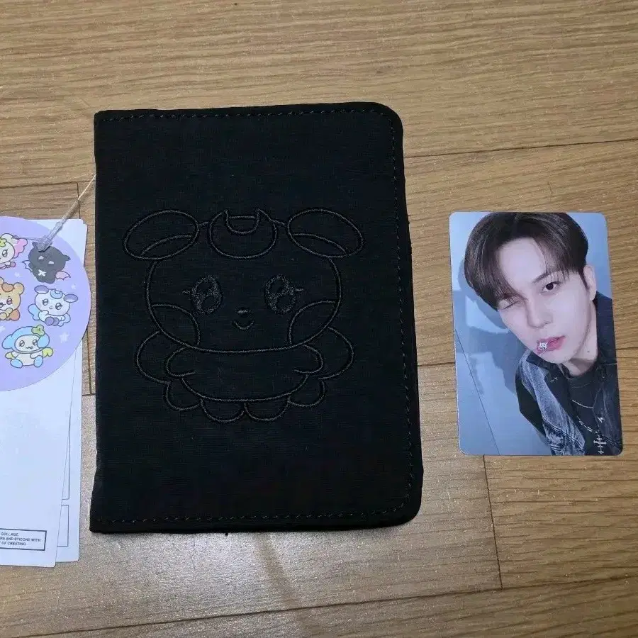 에이티즈 마이티즈 팝업 여권케이스 쫑요 종호 포카 트레카 단순개봉 양도 판매 ateez jongho