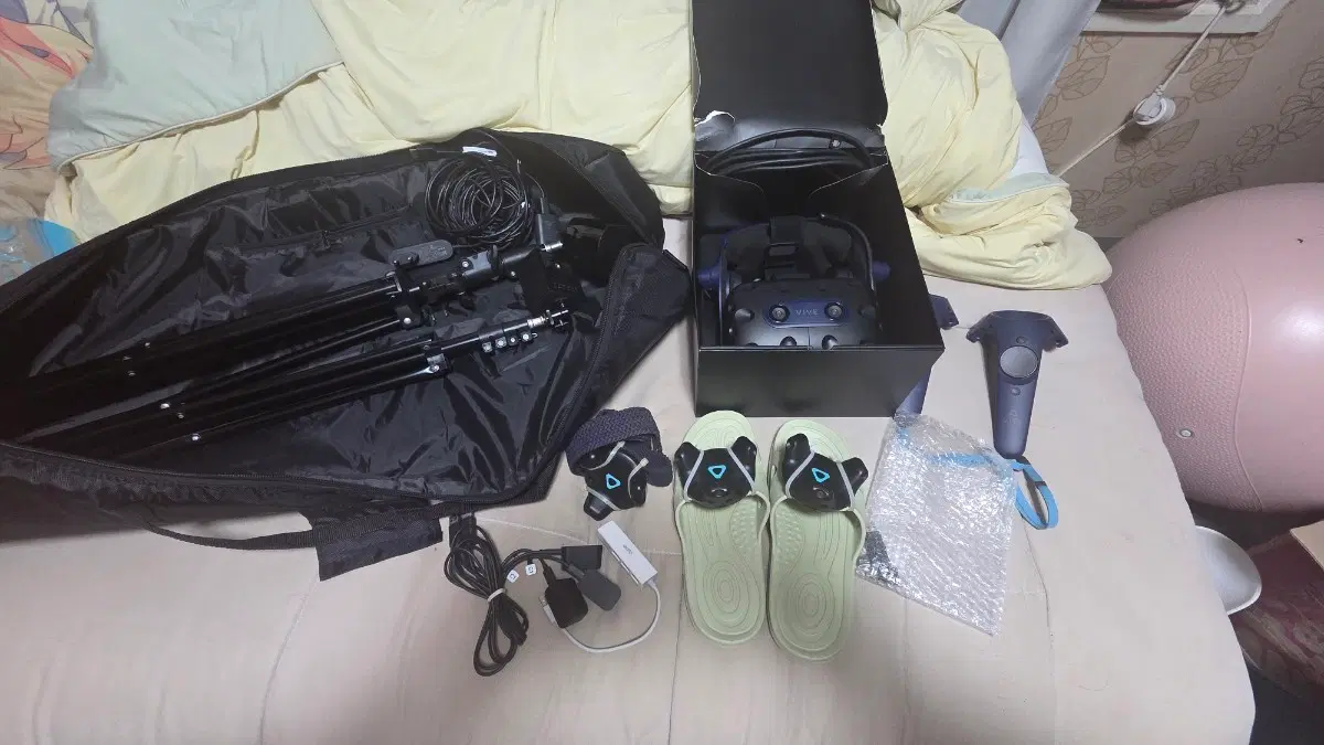 HTC vive pro2 바이브 프로 2 풀셋+트래커 2.0 3개+삼각대 2대 판매