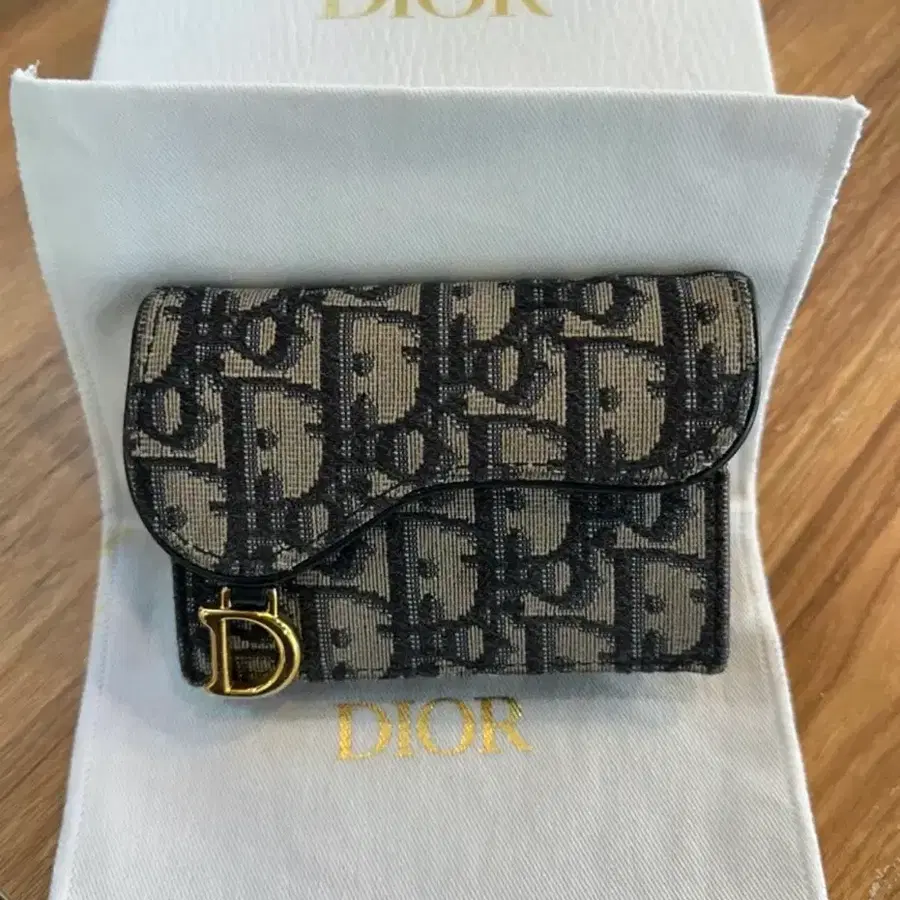 디올 지갑 Saddle Jasmine 포켓 카드 지갑 블루 Dior Oblique 자카드