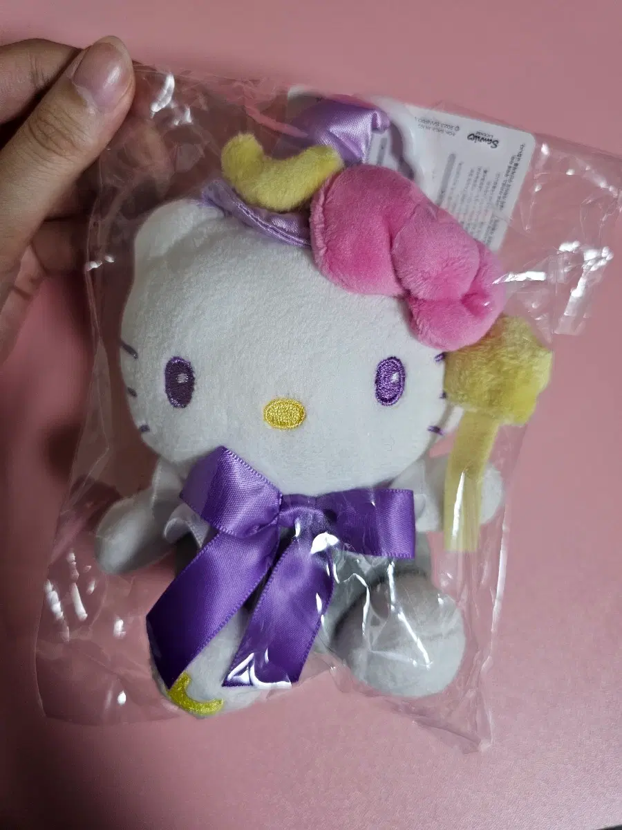 산리오 헬로키티 인형 보라색 리본 마법사 키링