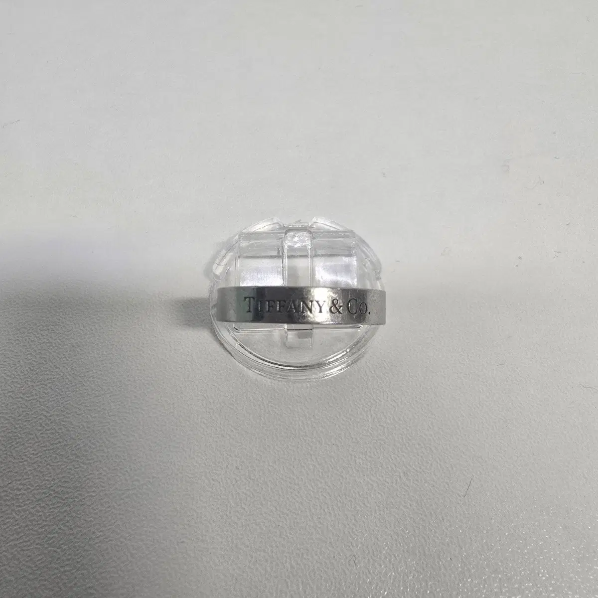 티파니앤코 T&CO 밴드링 4mm 플래티늄 US8 실측 16.2호
