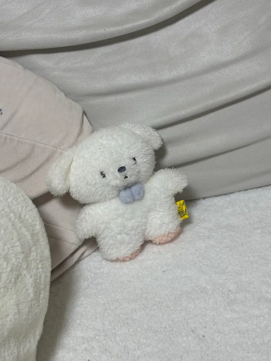 하얀색 곰돌이 인형