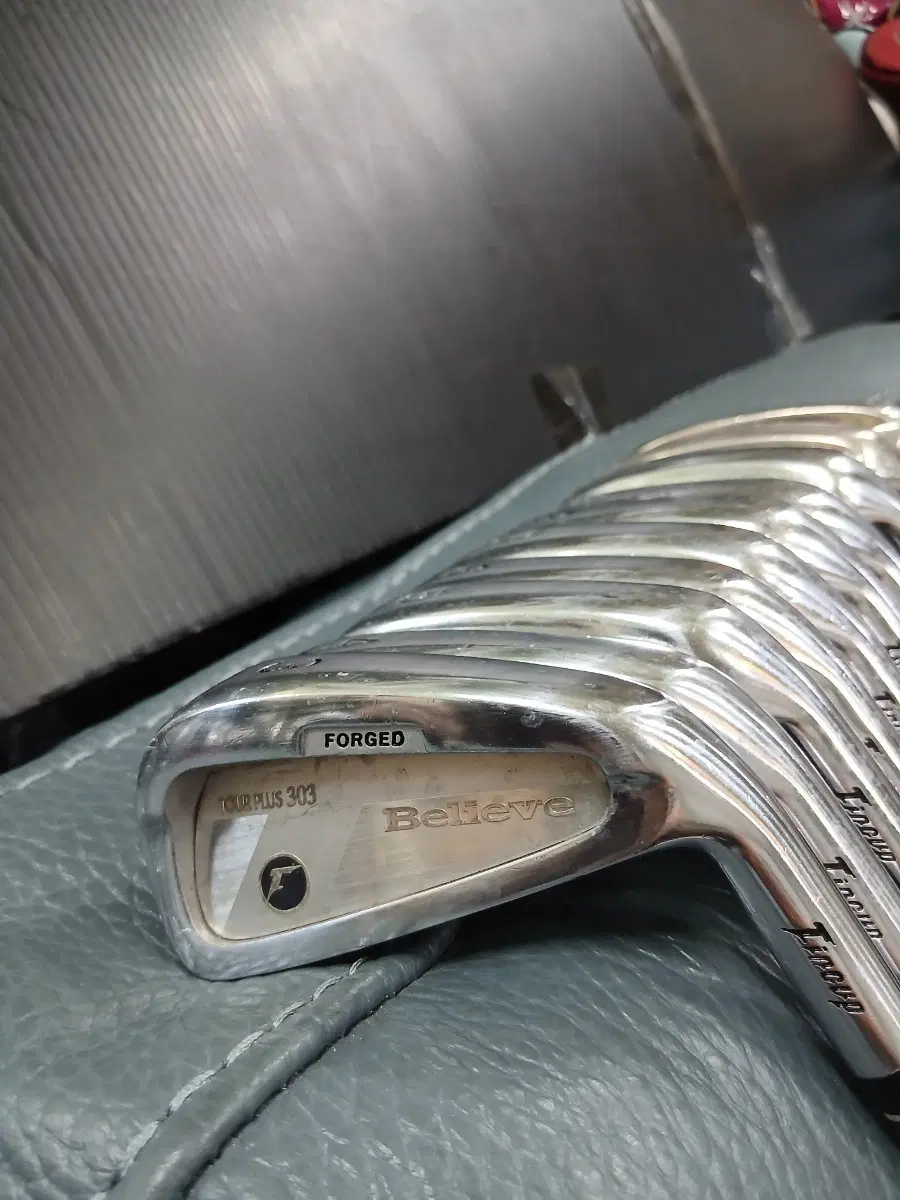 틴컵 빌리브 FORGED 단조 그라파이트 R 아이언 세트 3번부터 PAS까지 10개로 구성