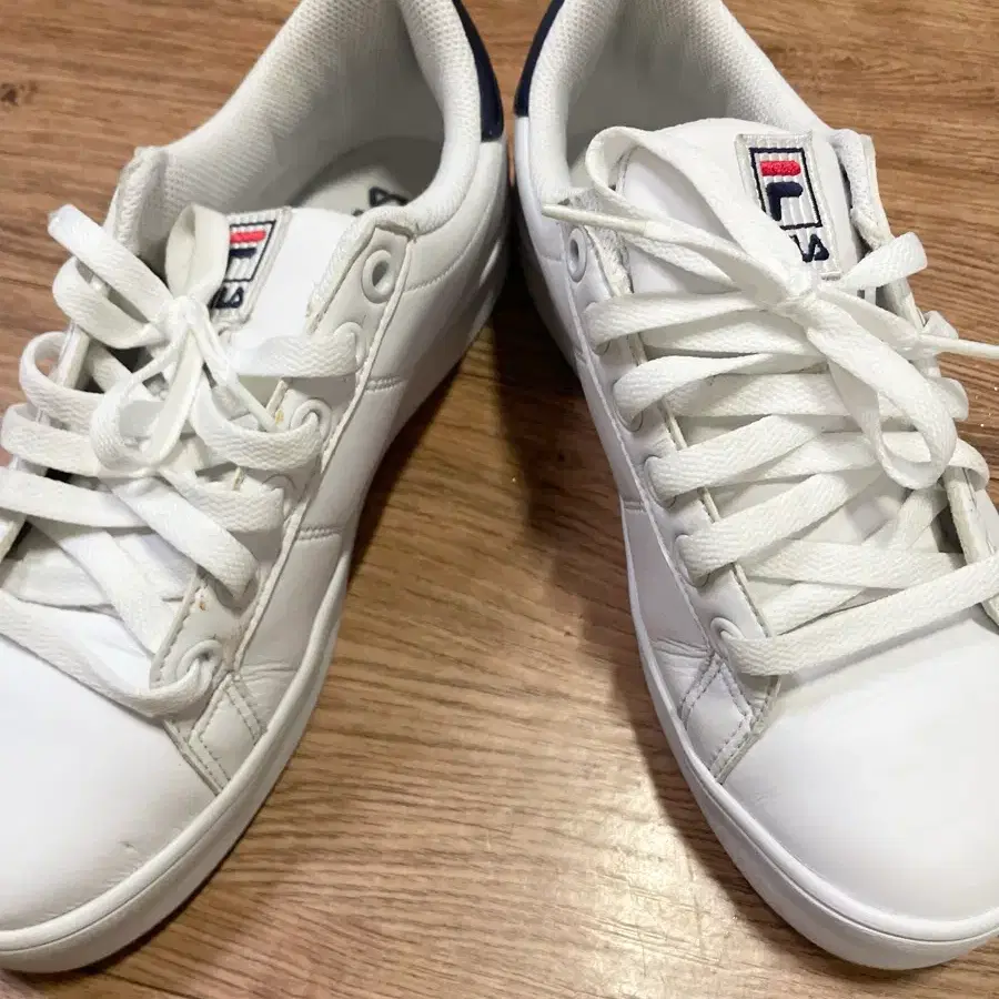 FILA 필라 휠라 코트 운동화 화이트 245