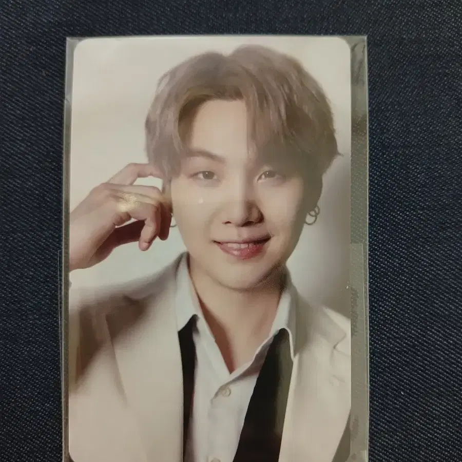 방탄 더팩트 차이나 포카 윤기