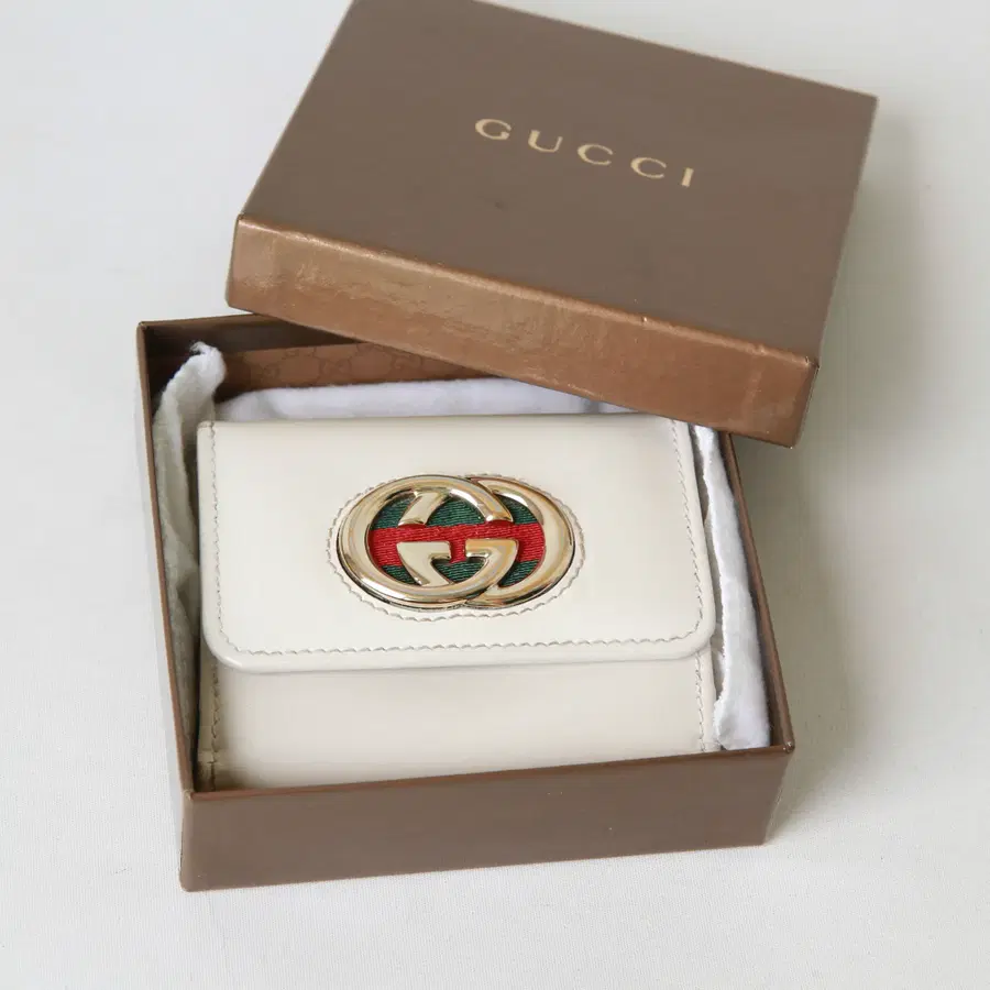 구찌 GUCCI 인터로킹 G 쉐리라인 화이트 레더 반지갑