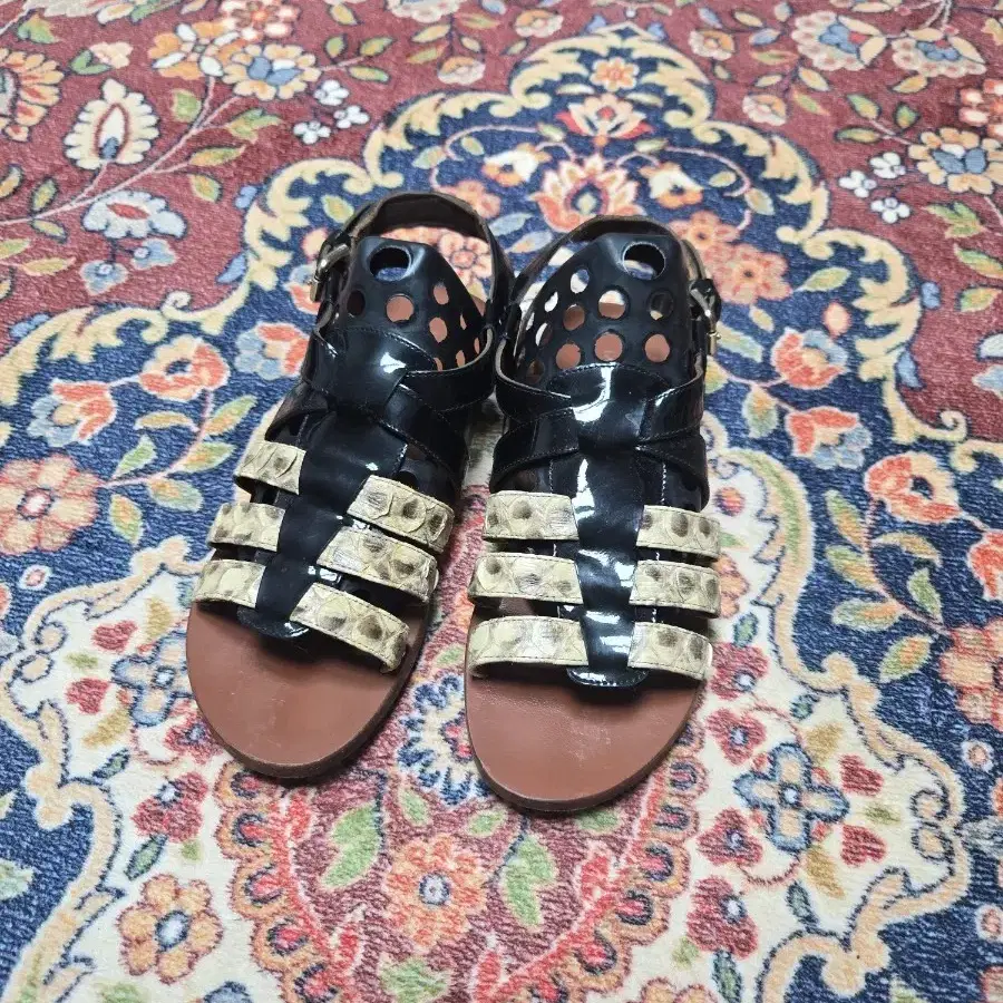 [36] Dolce & Gabbana Vintage Y2K Snake Strap Sandals