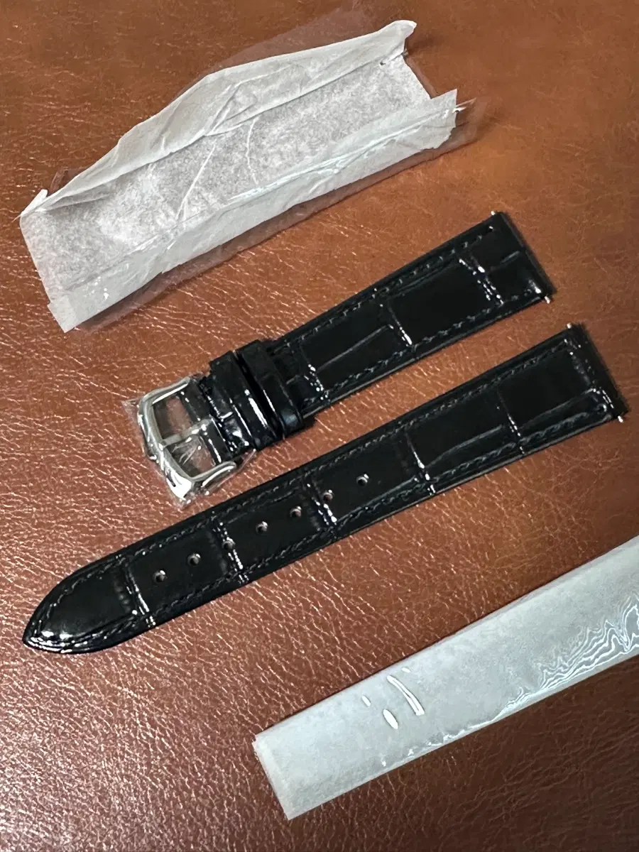새상품) 까르띠에 탱크머스트 라지 호환용 악어가죽무늬 소가죽 스트랩 19mm