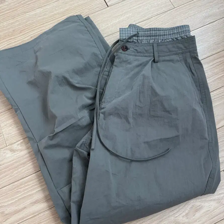 뉴뉴 바지