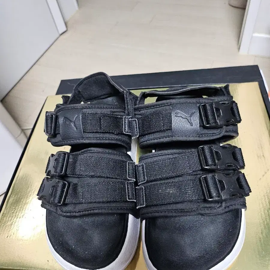 푸마 블랙 스트랩 샌들 230mm 상태매우좋음