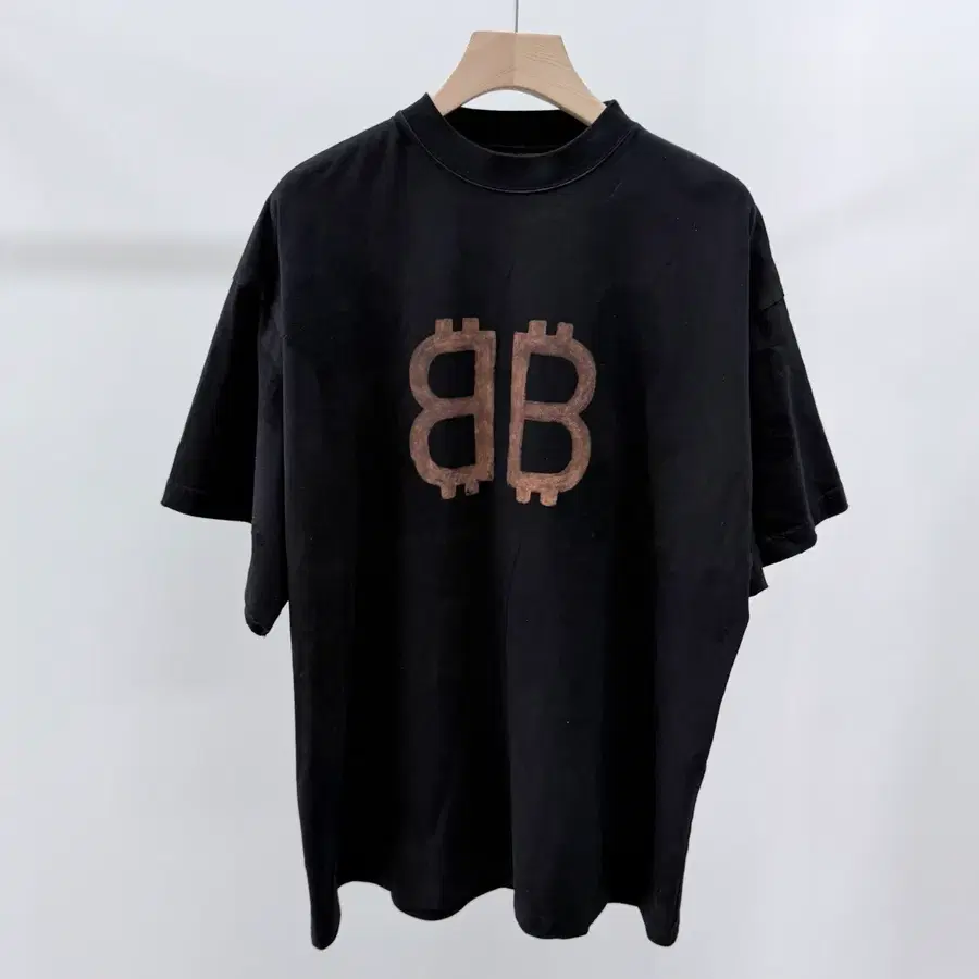 [A+급/4] 발렌시아가 BB로고 크립토 반팔 티셔츠 블랙