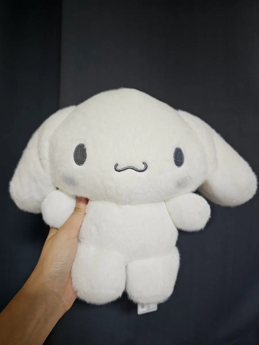 산리오 시나모롤 인형 _ 모노톤