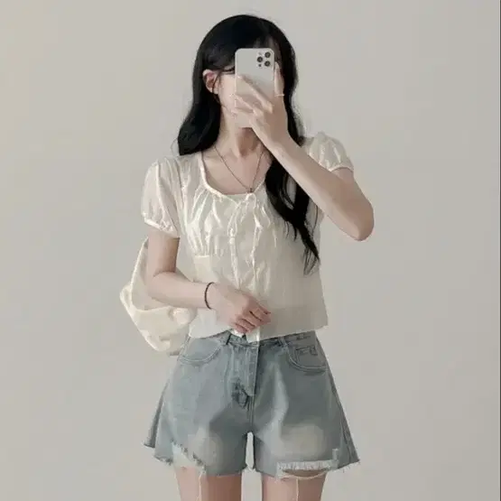 에이블리 멜팅로즈 반팔 블라우스 화이트
