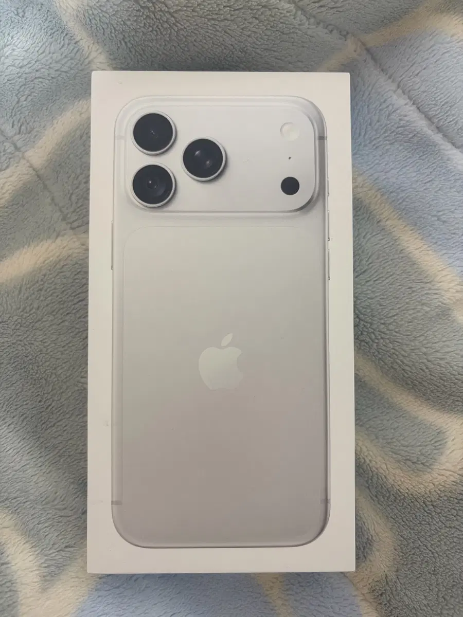 아이폰18 프로맥스 실버 256GB 자급제 미개봉