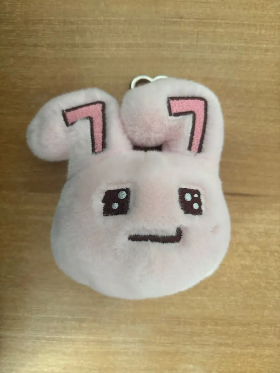 아이유 럭끼 토끼인형