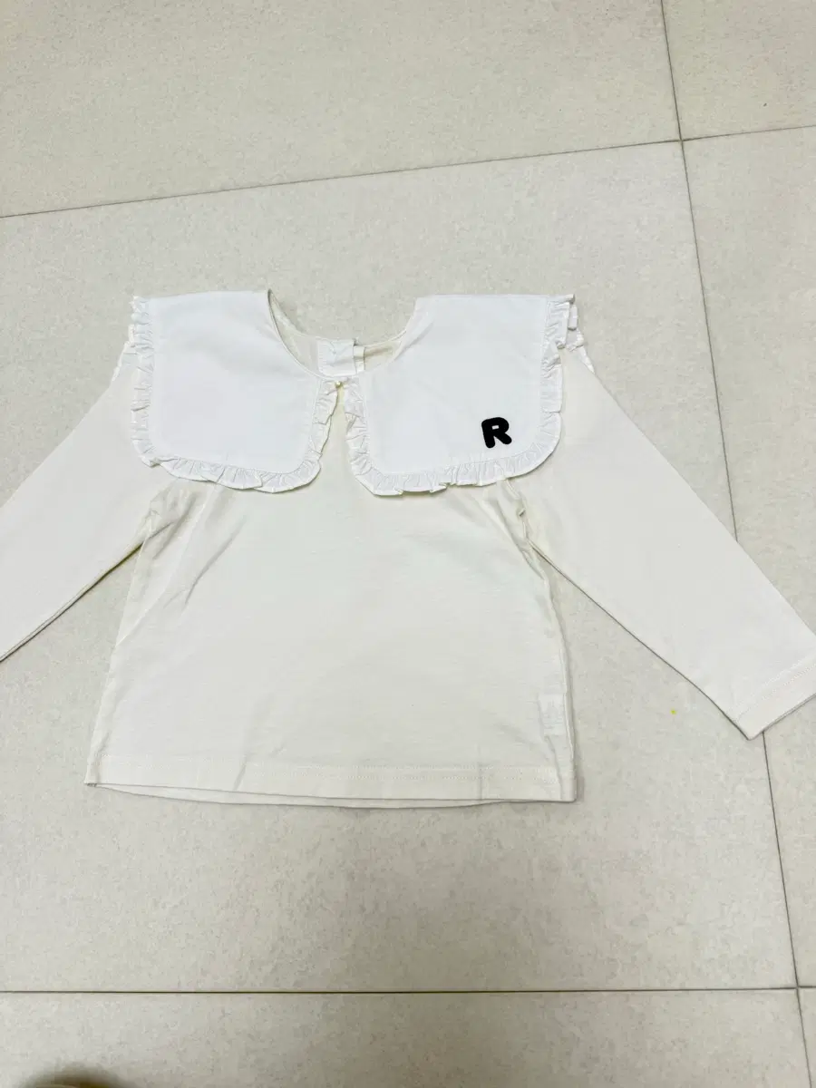 미착용) 로아앤제인 빅카라 티셔츠 100