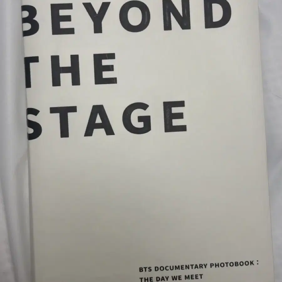 BTS 다큐멘터리 포토북 BEYOND THE STAGE