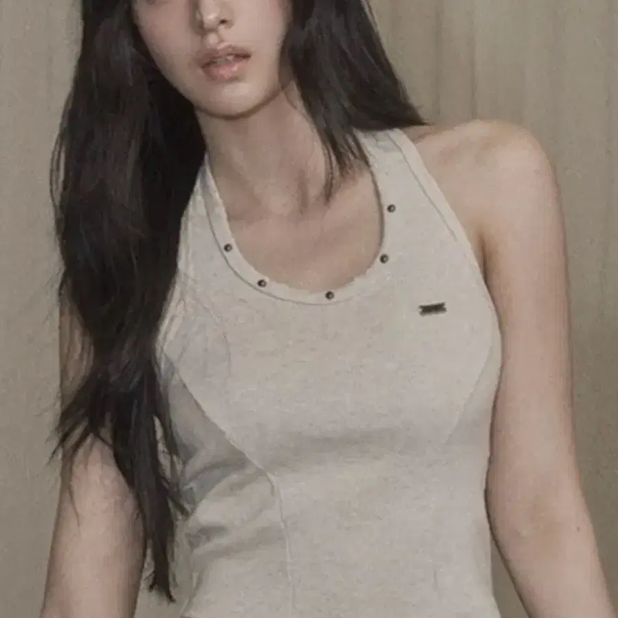 카키포인트 Damage Stud Halter Top (beige)