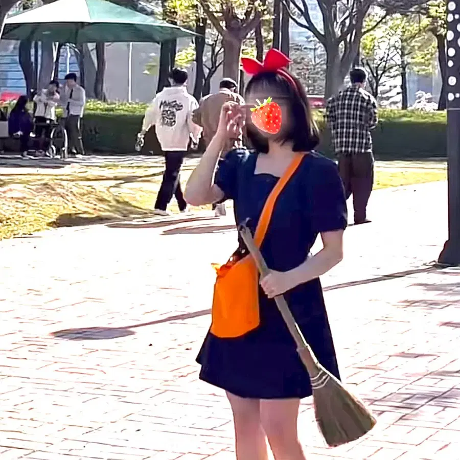 (지지 키링 포함) 졸업사진 마녀배달부 키키 의상+소품 대여해드립니다!