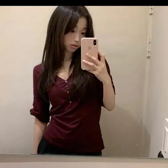 새상품 >> 영앤리치 7부 여리핏 롤업브이 t 와인색