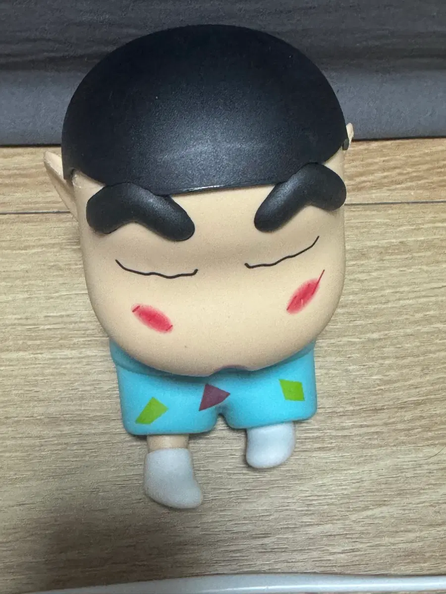 짱구 휴대폰 거치대 피규어