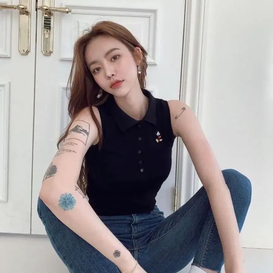 페일제이드x디즈니 자수 카라 민소매 나시