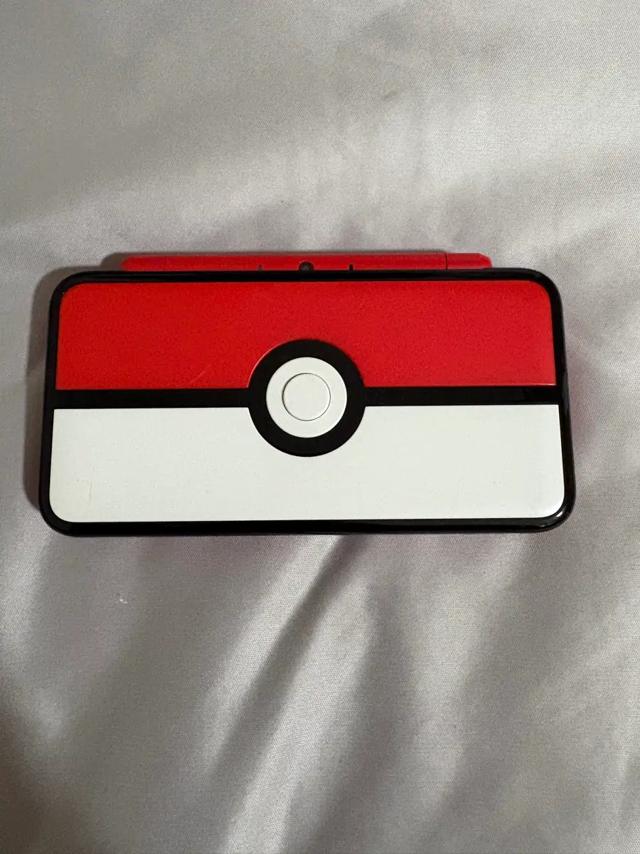 닌텐도 2ds xl 몬스터볼 에디션(포뱅,포무,ar서처) 판매합니다