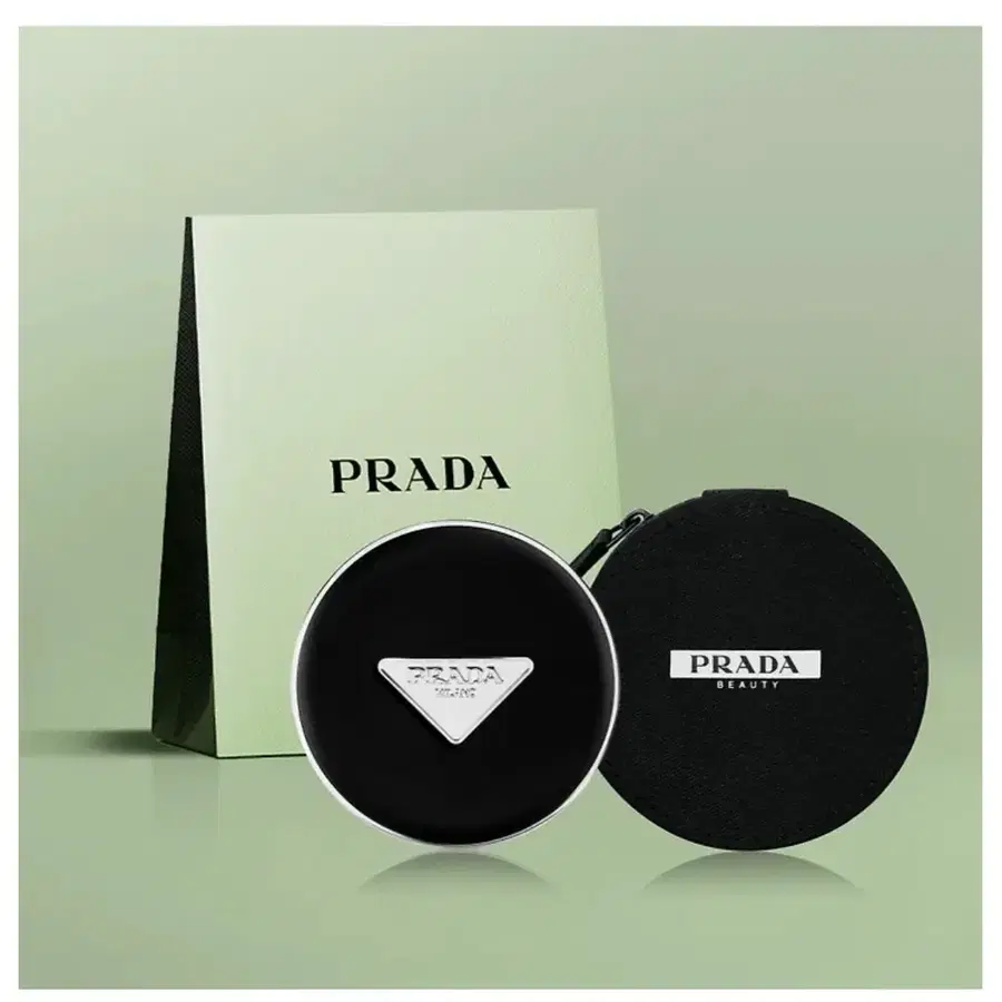 새상품 프라다 쿠션