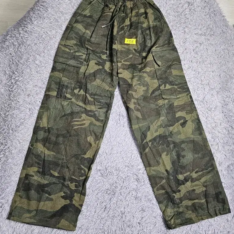 무신사 우먼 카모플라쥬 카고 팬츠 M F153